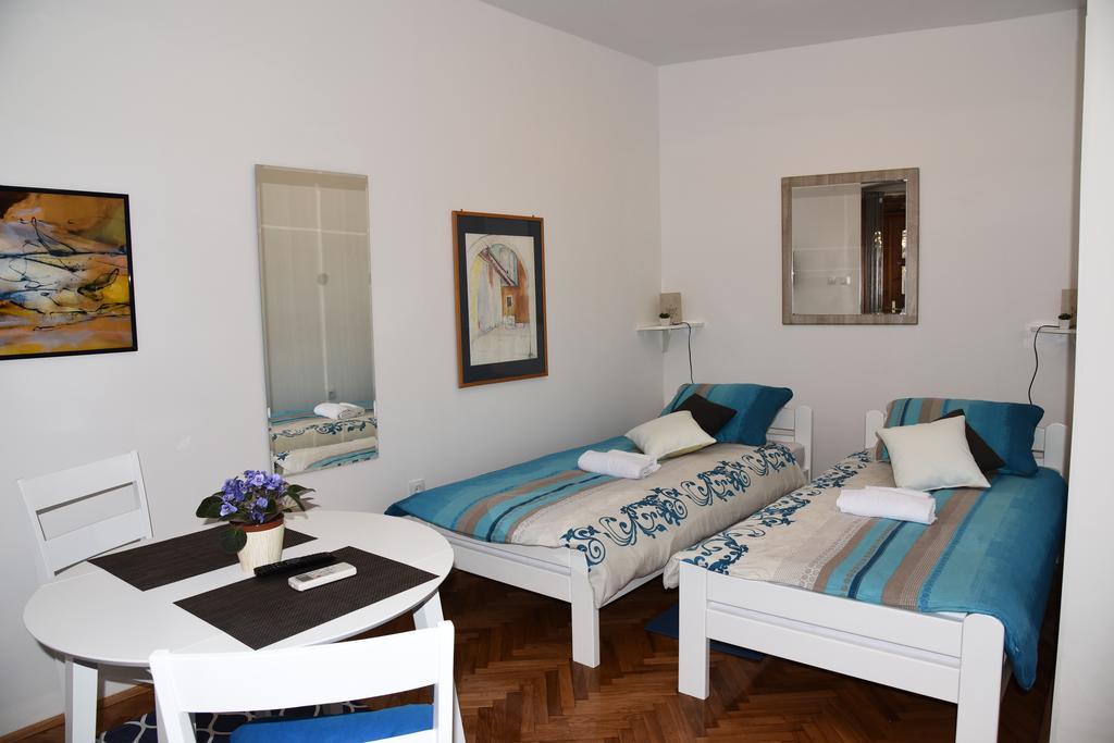 Downtown Apartment Korina Zára Kültér fotó