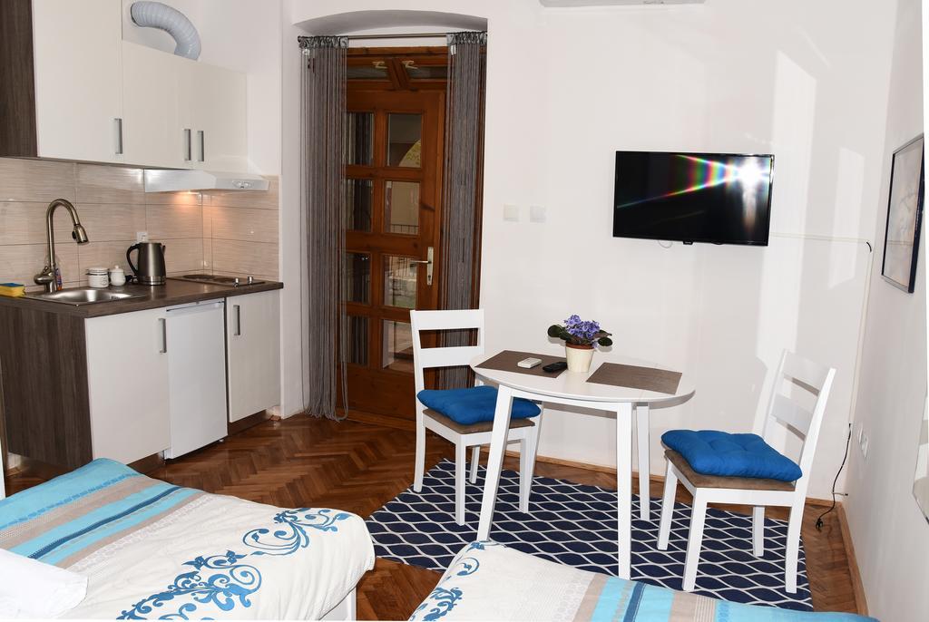 Downtown Apartment Korina Zára Kültér fotó